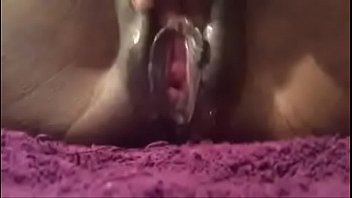 Rubbing my juicy pussy till i squirt on my sheets
