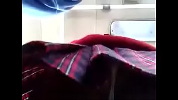 Colegiala se deja grabar su upskirt (video recuperado desde YouTube)