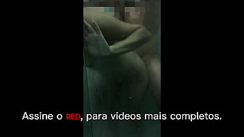 Esposa com Amigo do Log e sexo no chuveiro (Se inscrevam no RED)